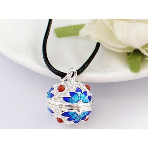 2PCS Hollow Cloisonne Locket Flower Locket Essential oil Aroma Diffuser Locket Necklace Perfume Aroma Diffuser Necklace