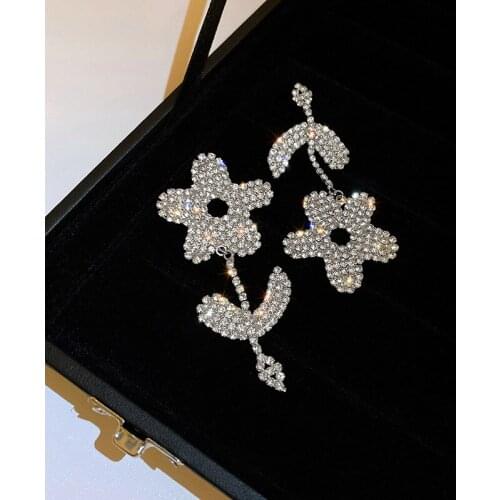 Asymmetric Shining Rhinestone Flower Dangle Earrings for Women Sweet Luxury Vintage Temperament Earrings Exaggerated Jewelry