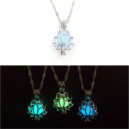 3 Colors Glowing In The Dark Lotus Flower Shaped Pendant Necklace Charm Chain Delicacy Necklace Luminous Party Jewelry Women