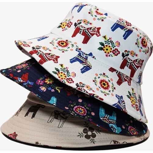 2021 luxury designer brand bucket hat Women Horse Floral Print Cotton Fisherman Hat Outdoor Travel Graffiti Sun Cap Spring