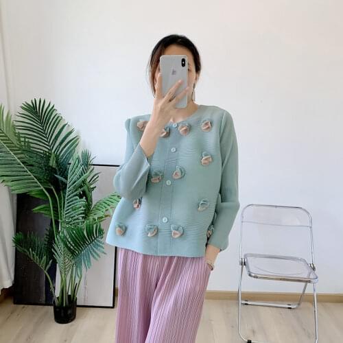 New 2021 Miyak pleated women 's thin section single button short staple flower shirt solid color cute shirt wild casual clothes