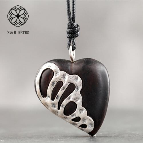 Vintage Heart Statement Necklaces Sandalwood Necklaces & Pendants Female Necklace Neck Decoration Jewelry Sweater Accessories