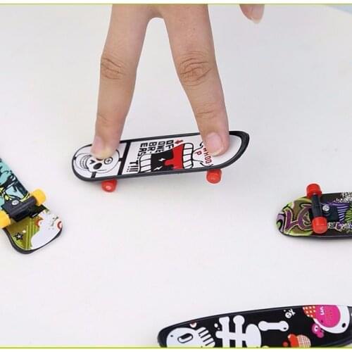 Mini Finger Boards Skate Truck Finger Skateboard for Kid Toy Plastic Finger Skateboard for Kids Christmas Gift