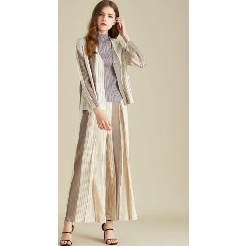 Miyake Folds Fashion Temperament Stripes Slim Two-piece Contrast Color Cardigan + Nine Points Wide Leg Pants Suit