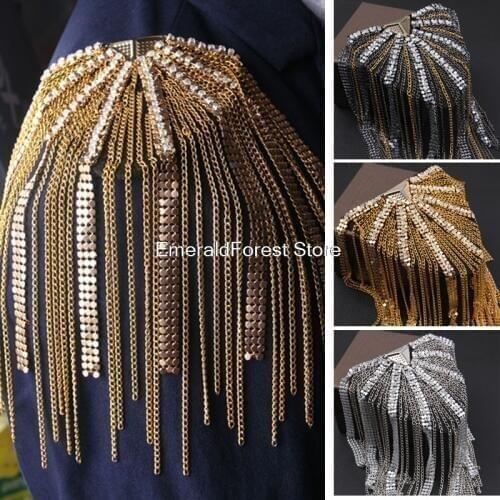 Korean Chao Mens and Womens Jewelry British Brooch Small Suit Shoulder Seal Fashion College Super-long tassels accessories