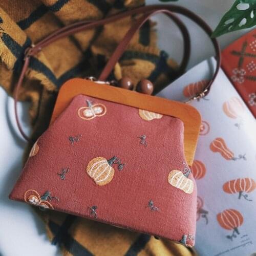 Woman Woven Bag Summer Shoulder 2021 New Luxury Designer Vintage Hand Woven Embroidery Pink Original Female Purses Crossbody Bag