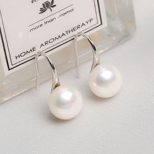 Women Earrings Exquisite Simple Pearl Stud Earrings Round White Pearl Classic Earrings For Women Elegant Gifts
