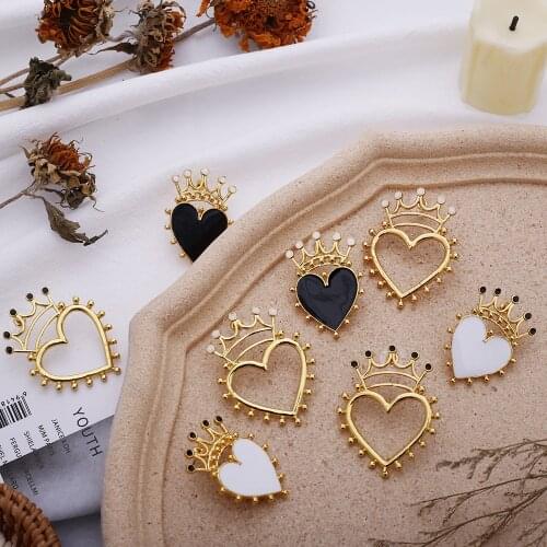 Royal Queen Crown Heart Gold Stud Earrings For Women 2020 New Stylish Earring Jewelry Ladies Romantic Heart Stud Earring