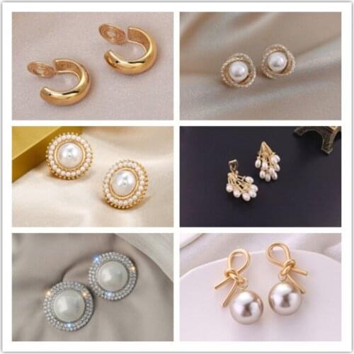 2021 New Fashion Korean Earrings for Women Aolly Pearl Rhinestone Round Geometric Ear Studs Female Classic Office Ear Clip