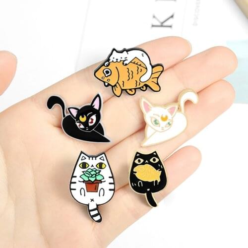 Cats Animal Brooches Black White Cat Eats Fish Luna cat Metal Enamel Pins Badge Lapel Pins Food Badge Jewelry Gift Wholesale