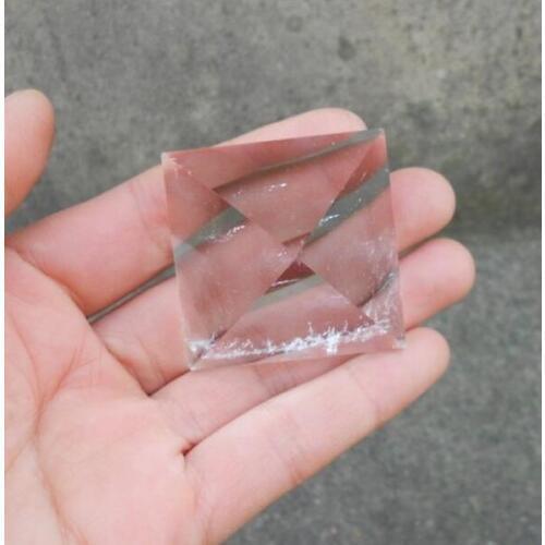 Natural white crystal pyramid radiation-resistant apotropaic feng shui crystal decoration energy crystal healing 20-30mm