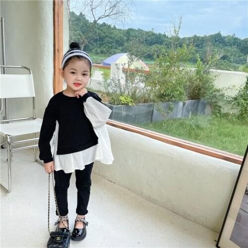 2021 Autumn New Korean Style Girls' Black and White Stitching Contrast Color Loose Large Hem Sweater Baby Shirt Top