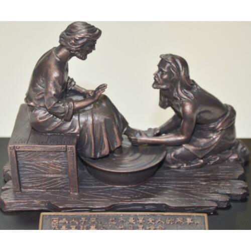 Jesus Wash Feet for Disciples Statuette Jesu Ornament High-grade Adornment Christian Gift Resin Imitation coppery lamb of god