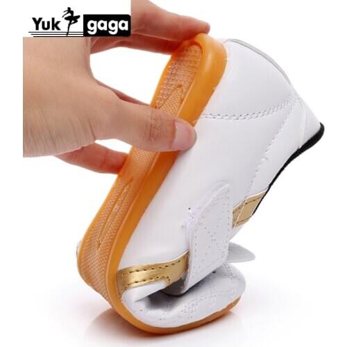 Breathable Taekwondo Shoes Karate Kung Fu Martial Arts Shoes Woman Men and children Soft rubber Soles Sneakers