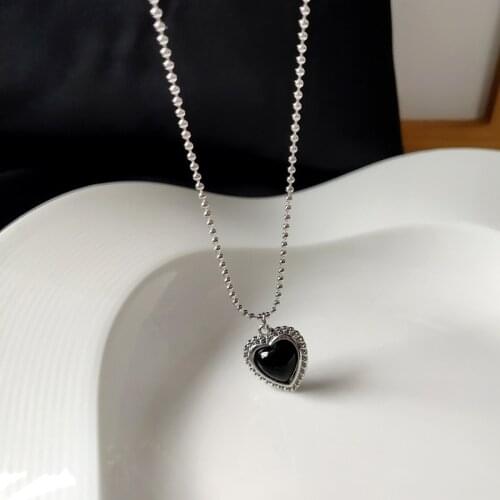 Simplicity Black Crystal Heart-Shaped Pendant Necklace Korean Style Clavicle Chain Necklace for Women Party Jewelry