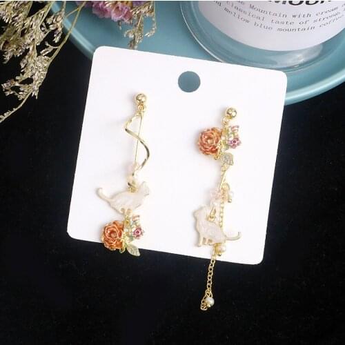 New Japanese And Korean Simple Personality Flower Kitten Asymmetric Earrings Female Temperament Versatile Fashion Jewelry Women