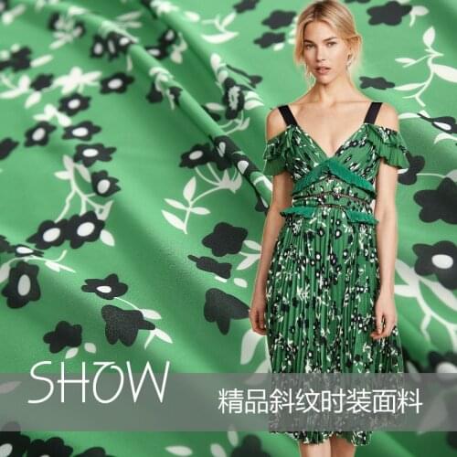 2018 new fashion catwalk green chiffon beads printed polyester chiffon fabric womens fabric processing custom 145cm wide