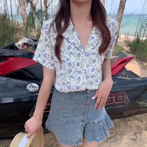 Summer new shirt short-sleeved casual loose wild petal printing travel vacation wind short blouse female