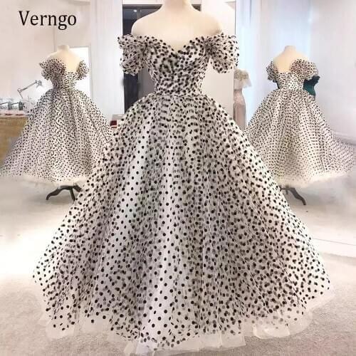 Verngo Off the Shoulder 2021 Princess Dot Tulle Short Prom Dresses Tea Length Short Sleeves Formal Party Gowns Evening Wear