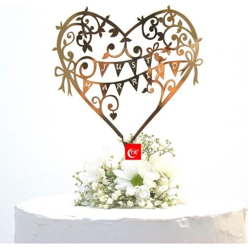 Just Married Acrylic Beautiful Wedding Cake Topper Heart Pull Flag Baking Cake Topper for Wedding Party Cake Decoration Supplies