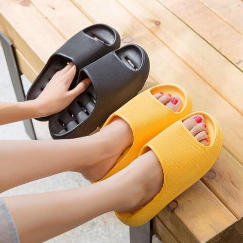 Household Thick Platform Leaking Slippers Women Summer Indoor Hollow Soft Sole Bathing Non-Slip Bathroom Platform Slippers