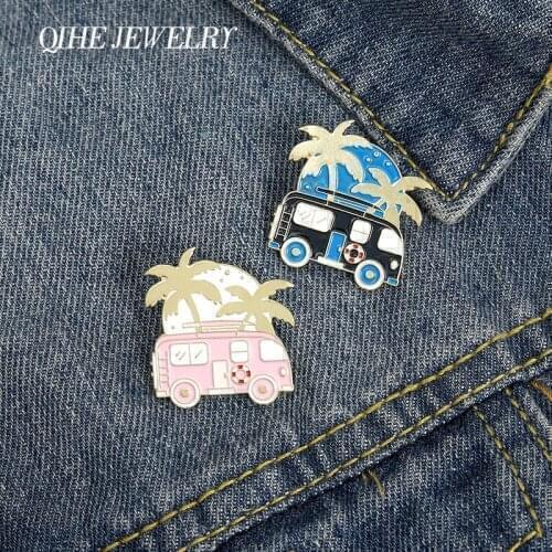 Travel Cartoon Enamel Lapel Pins Hawaiian Coconut tree Bus Brooches Badges Fashion Pins Gifts for Friends Pins Jewelry Wholesale