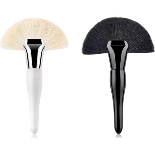 1pcs Large Fan Makeup Brushes Facial Powder Foundation Blusher Concealer Kabuki Brush Cosmetic Tools Pincel Maquiagem