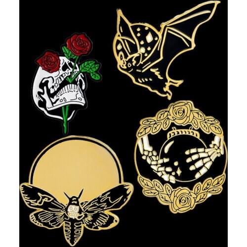 Creative personality Punk Crystal ball Batty Fear No Future Bee Skull roses Dark Brooch Denim Jacket Pin Buckle Shirt Moth Badge