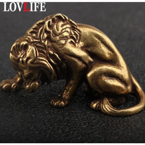 Vintage Copper Animal Lion King Key Chain Rings Hanging Jewelry Brass Small Ornaments Desk Decorations Men Car Keychain Pendants