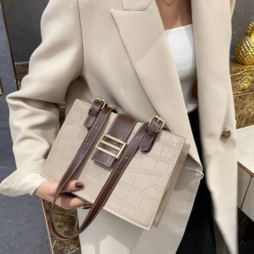 Underarm bag womens 2020 new tide autumn and winter Joker retro niche design fashion portable shoulder bag small square bag