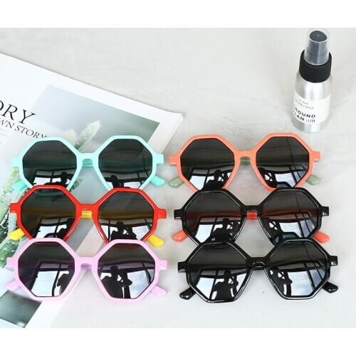 The new fashion movement polygon sunglass silicone polarizing glasses comfortable shade 11023 children