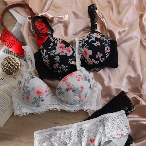 Sexy and comfortable plus size underwire gathered up lingerie printed underwear set smooth and seamless sweet bra panties set