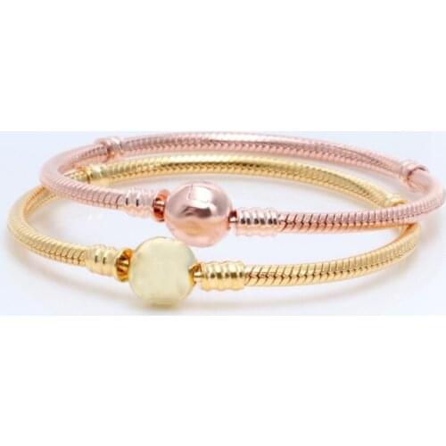 The New Pan 925 Silver Fashion Classic Round Button Snake Bone Bracelet Is Suitable For Womens Fashion Jewelry