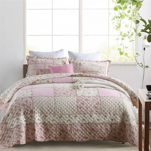 CHAUSUB Quilted Bedspread on the Bed 3pcs Floral Patchwork Cotton Quilts Pillowcase Queen Size Coverlet Summer Blanket for Bed