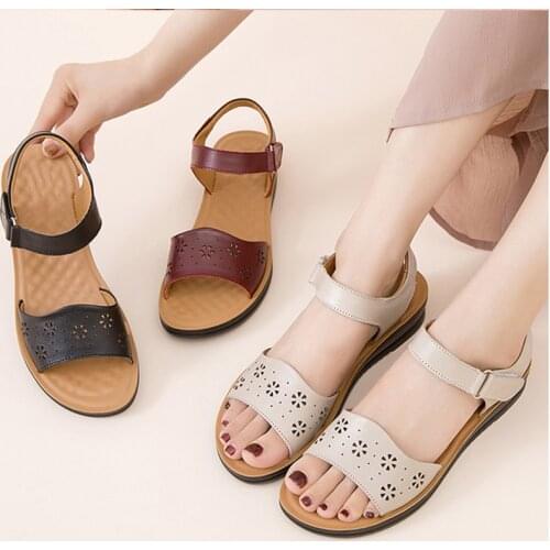 Summer Women Sandals Hook Loop Flat Shoes Non Slip Hollow Out Flowers Casual Sandals Shoes Women Comforteble Footwear 2021 Pu