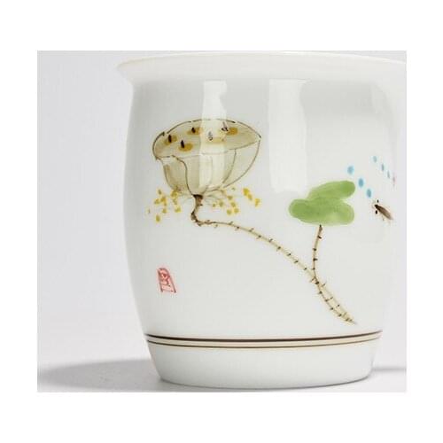 Hand-Painted Fair Cup Blue And White Small Fish Lotus Painted White Porcelain Tea Divider Chinese Kung Fu Teaset Accessories