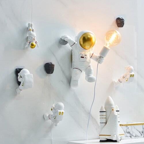 Astronaut Statue Wall Decoration Decoration Accessories Fun Resin Figurine Christmas Decorations Childrens Gifts Free Shipping