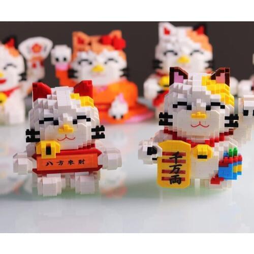 Maneki Neko Diamond Blocks Lucky Fortune Cat Mini Building Bricks China Japan Mascot Money Smile Cat Block Toy Figures for Gift