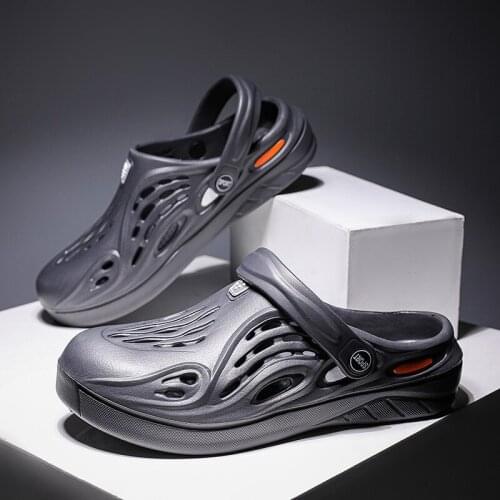 2021 New Mens Clogs Summer Shoes Mens Slippers Breathable Non-slip Muller Mens Garden Shoes Beach Sandals Large Size 45