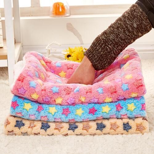 Puppy Pet Dog Cat Bed Coral Fleece Polyester Sherpa Rest Blanket Winter Warm Breathable Pet Cushion Soft Warm Sleep Mat 4 Sizes