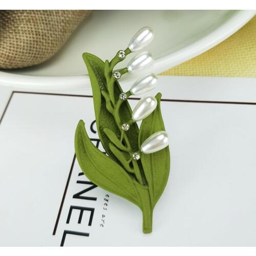 Fashion Green Enamel Leaf Brooches For Women 2019 Spray Paint Metal Crystal Pearl Brooch Pins Plant Jewelry Wholesale