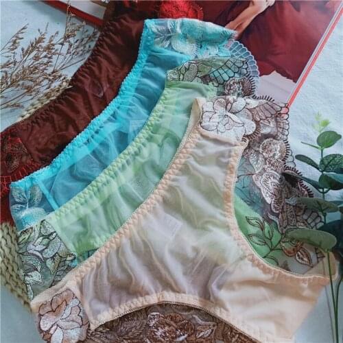 European and American fan fashion sexy lace embroidery comfortable pure cotton triangle briefs CX1