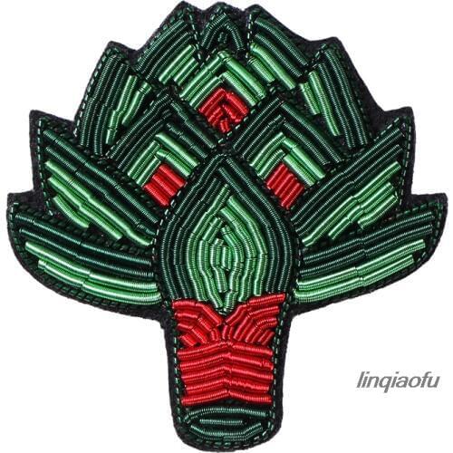 Hand-embroidered brooch high-end French lily plant pin decoration creative wild Indian silk badge