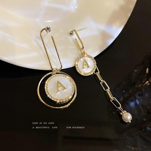 Asymmetrical letter circle eardrop temperament advanced sense earring silver needle new minority design sense earring woman