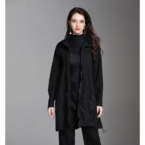 天裴褶皱 Women's Jackets