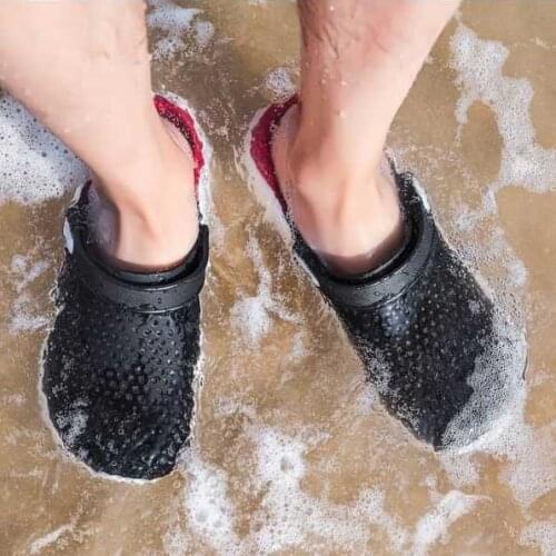 2021 Summer New Mens and Womens Sandals Lovers' Non Slip Soft Bottomed Hole Seaside Holiday Thick Bottomed Beach Shoes 4kd119