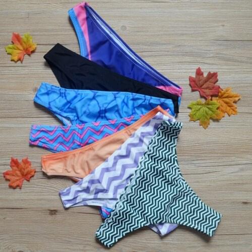 Printed sexy womens swimming trunks V-shaped swimming trunks boxer swimming trunks beach swimming trunks