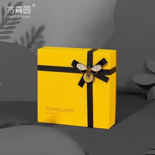 Packaging bags Gift boxes Box for a gift paper bag candy bar Holiday gifts cardboard boxes Holiday favors for guests mini cardb