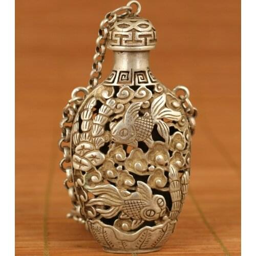 Chinese Old tibetan silver Hand Carved Gold fish Statue Snuff Bottle noble gift