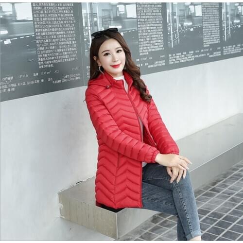 2021 Winter Women Down Jackets Ultralight Hooded Duck Down Coat Portable Windproof Outerwear Female Puffer Jacket Red Overcoats